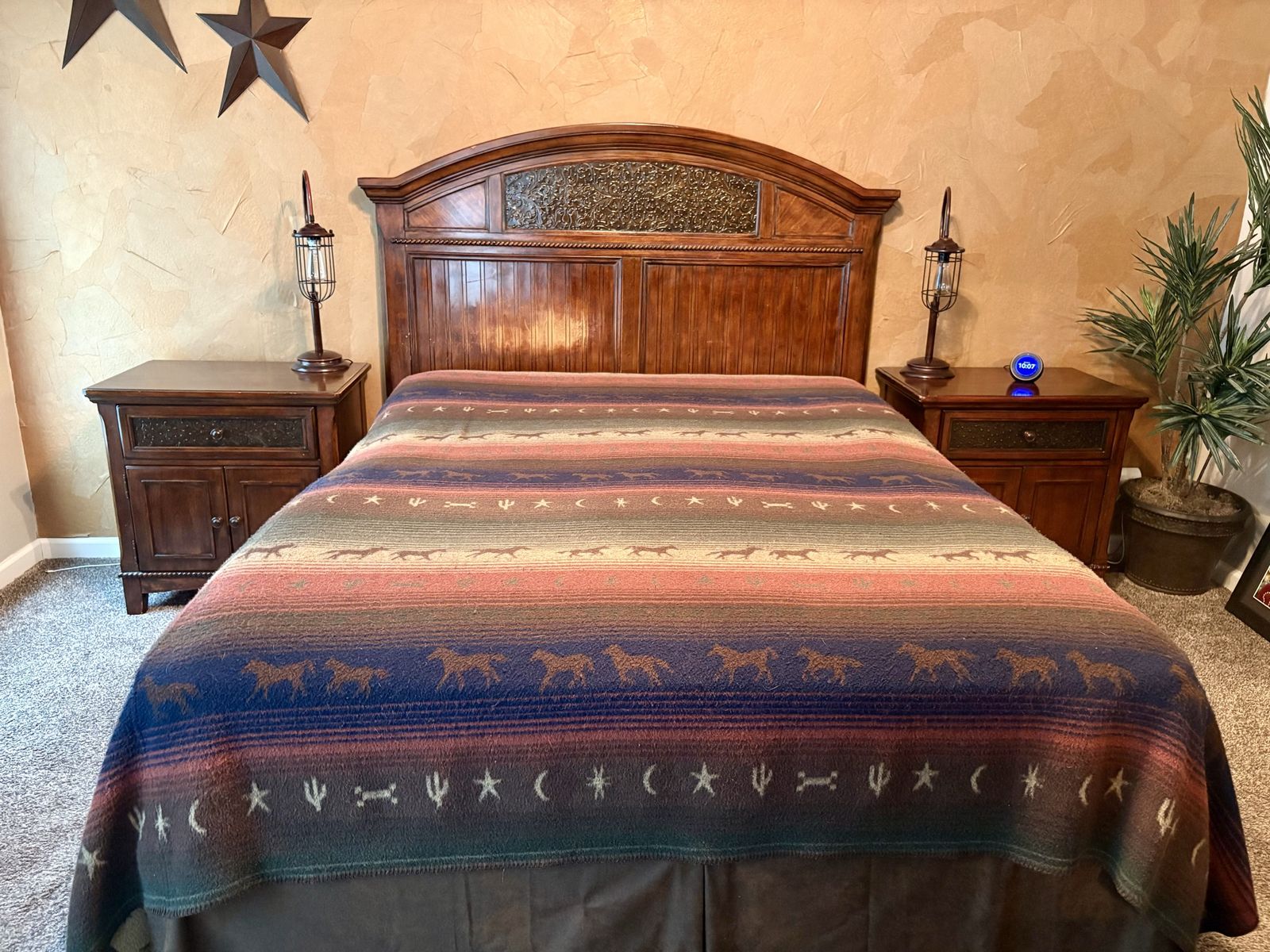 Solid Wood 5 Piece Queen Bedroom Set