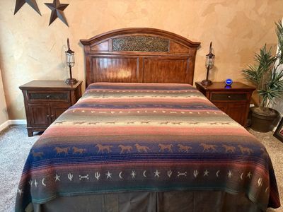 Solid Wood 5 Piece Queen Bedroom Set