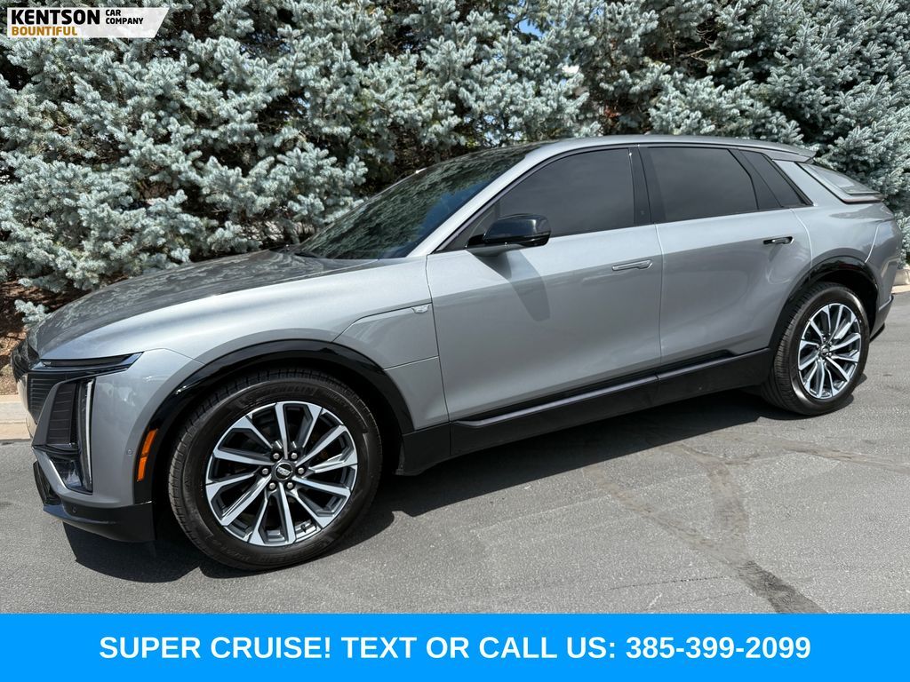 2024 Cadillac LYRIQ Sport 2