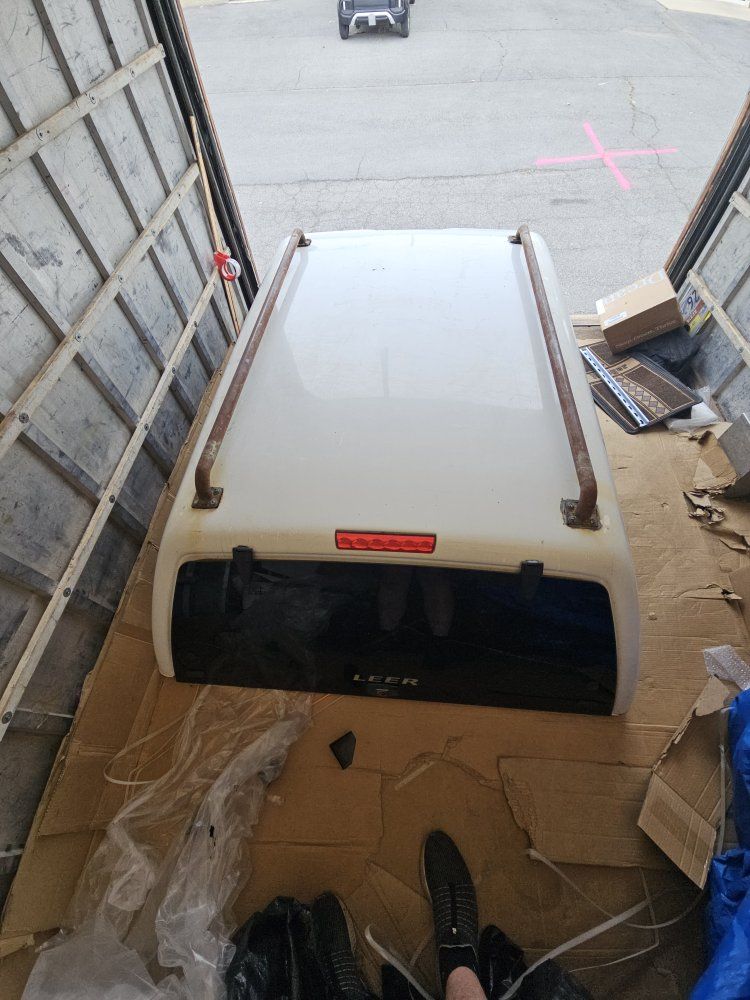 90s Mid size 6ft bed leer fiberglass shell