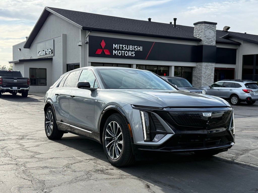 2024 Cadillac LYRIQ Sport 2