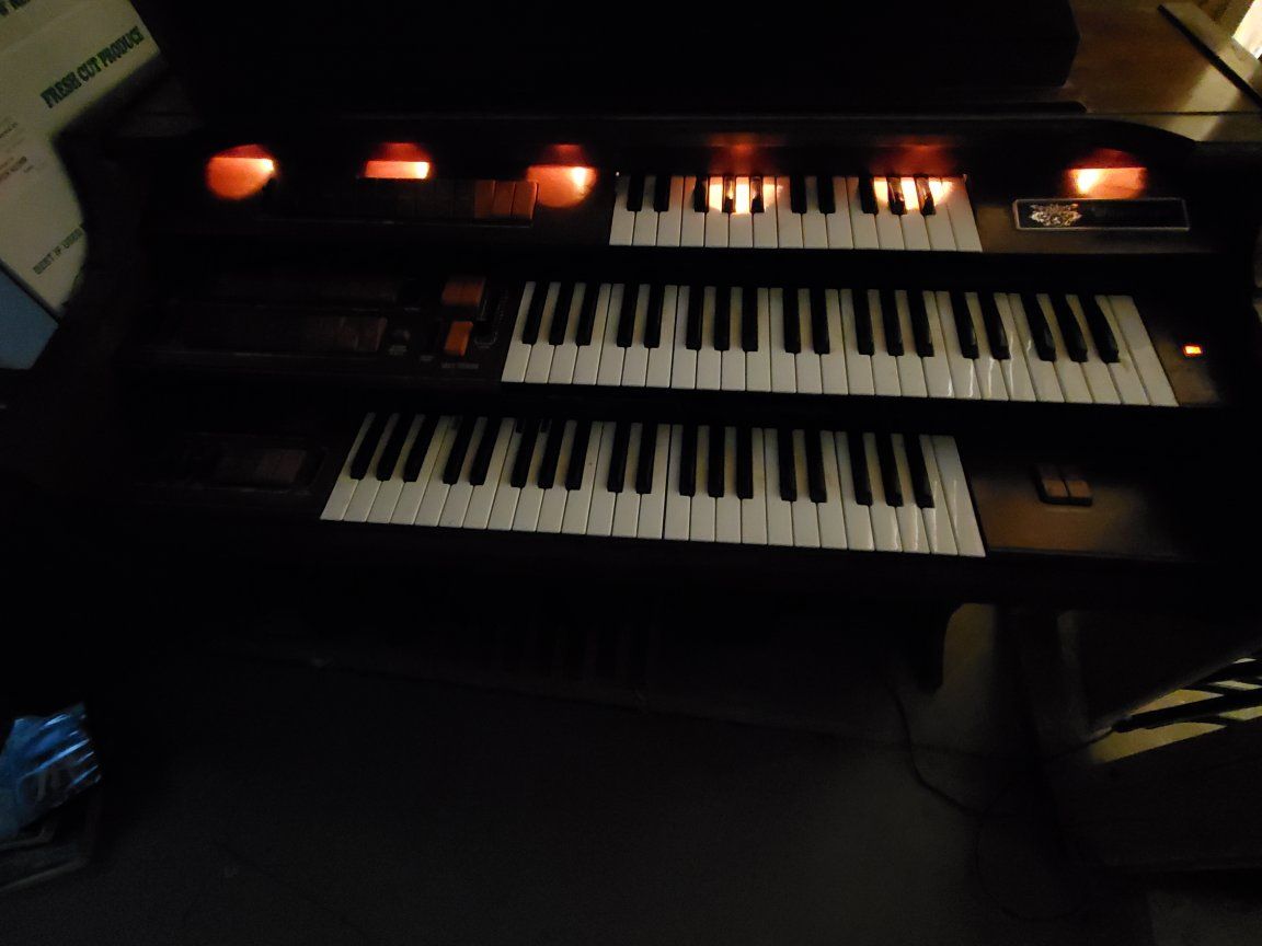 Vintage Wurlitzer Triple-Keyboard Electronic Organ with Bench – Needs Repair
