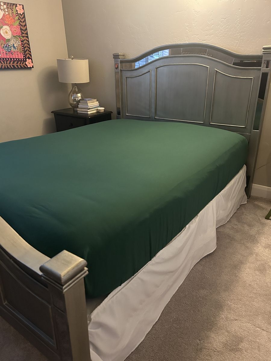 Beautiful Pier 1 Hayworth Queen Bed in excellent condition.