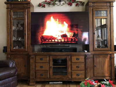 Entertainment wall unit