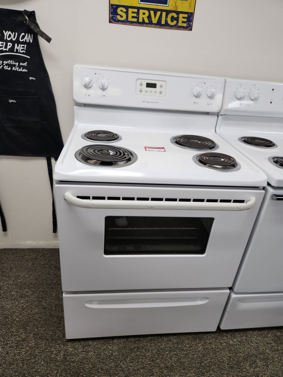 GREAT FRIGIDAIRE COIL TOP RANGE! WITH A FULL WARRANTY