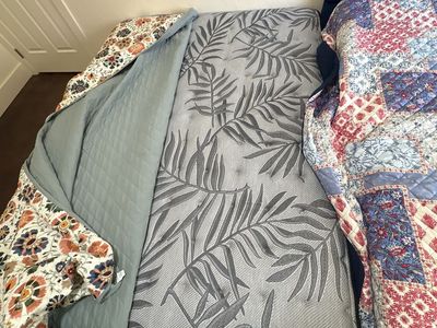 Queen size Sealy mattress (12" thick) and boxspring $250 cash/venmo in Draper