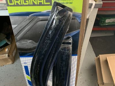 AVS 94751 Ventvisor Original Side Window Deflectors for Toyota 96-02 4Runner, 4PC