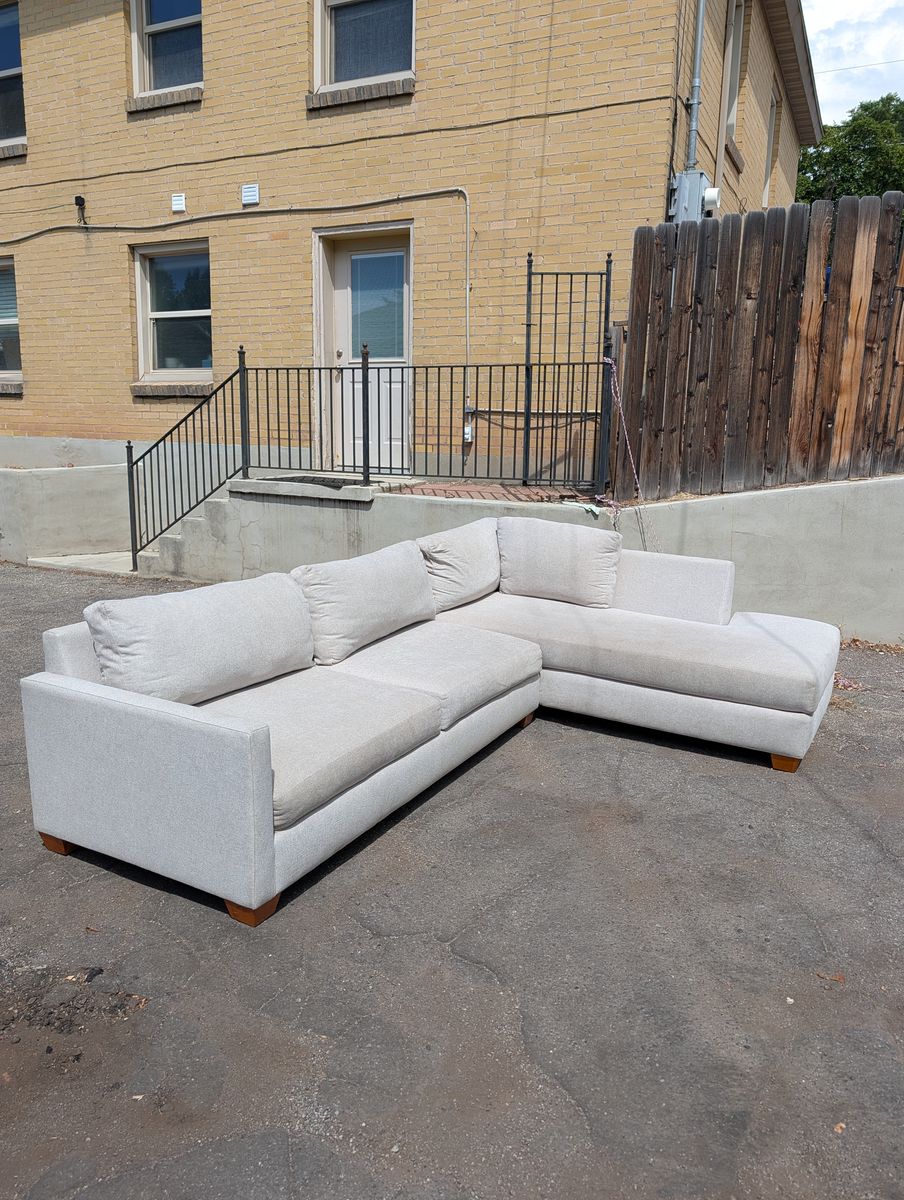 Jonathan Louis Sectional Sofa w/ Chaise - Light Gray/Oatmeal - Good Condition