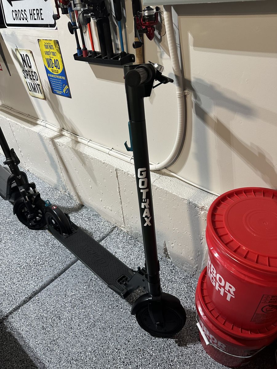 Electric scooter
