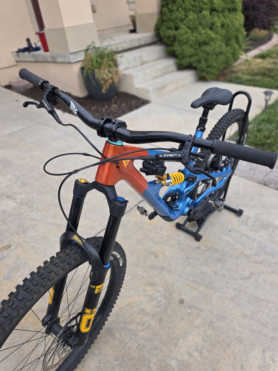 2026 YT Capra Core 3 Carbon (XL)
