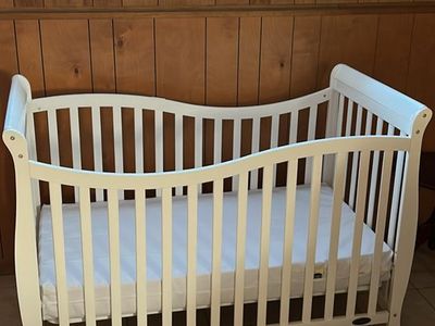 Dream On Me White Wooden Baby Crib with Mattress and Zip & Block Protector