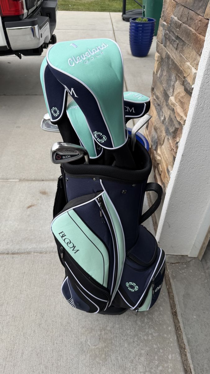Cleveland Bloom Womens Golf Club Set