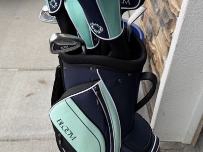 Cleveland Bloom Womens Golf Club Set