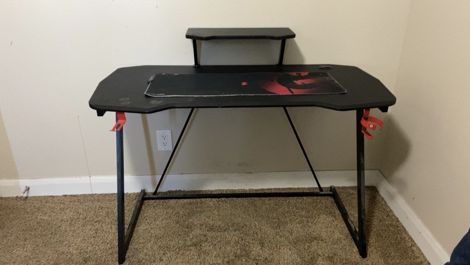 Computer desk