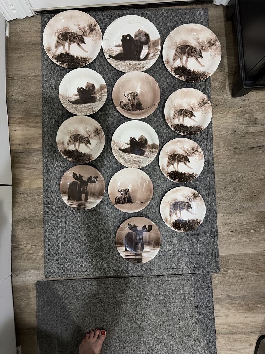 Yellowstone Park Foundation Wildlife-Themed Collector Plates & Bowls Bears, Wolves, Moose - Set of 13 Decorative Plates