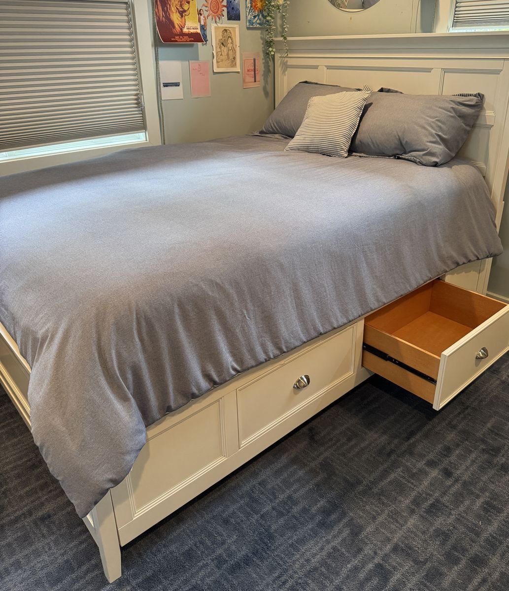 Queen size bed
