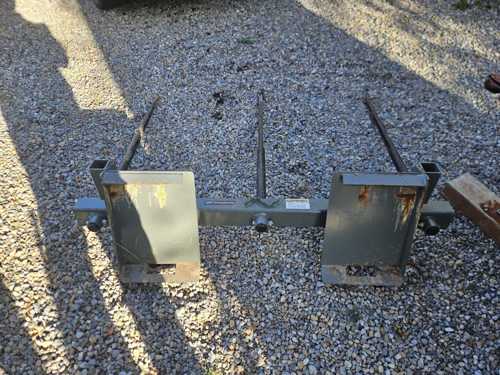 Worksaver 3-Prong Bale Spear Hay Spear Attachment