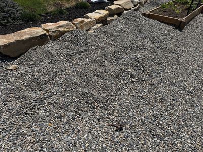 Decorative Landscaping Pea Gravel Rocks (1.5 inches)