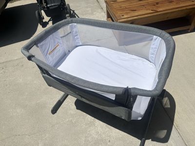 Baby Delight Bedside Bassinet