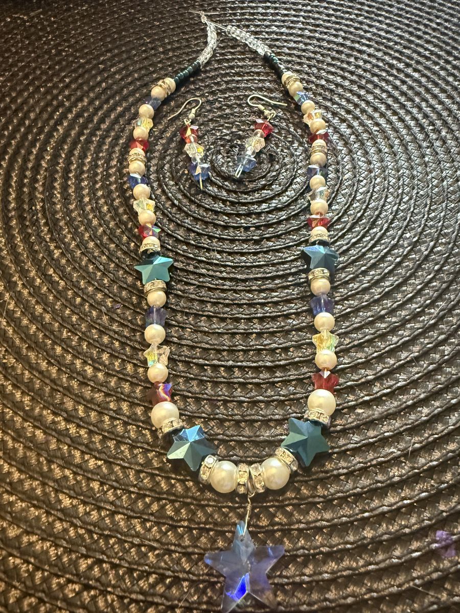 America’s 250th anniversary jewelry set.