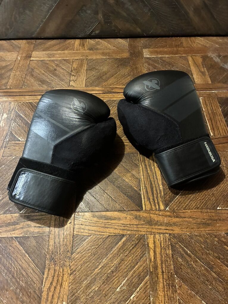 Size L Hayabusa Boxing Gloves DAMAGED