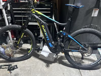Giant e-bike low miles