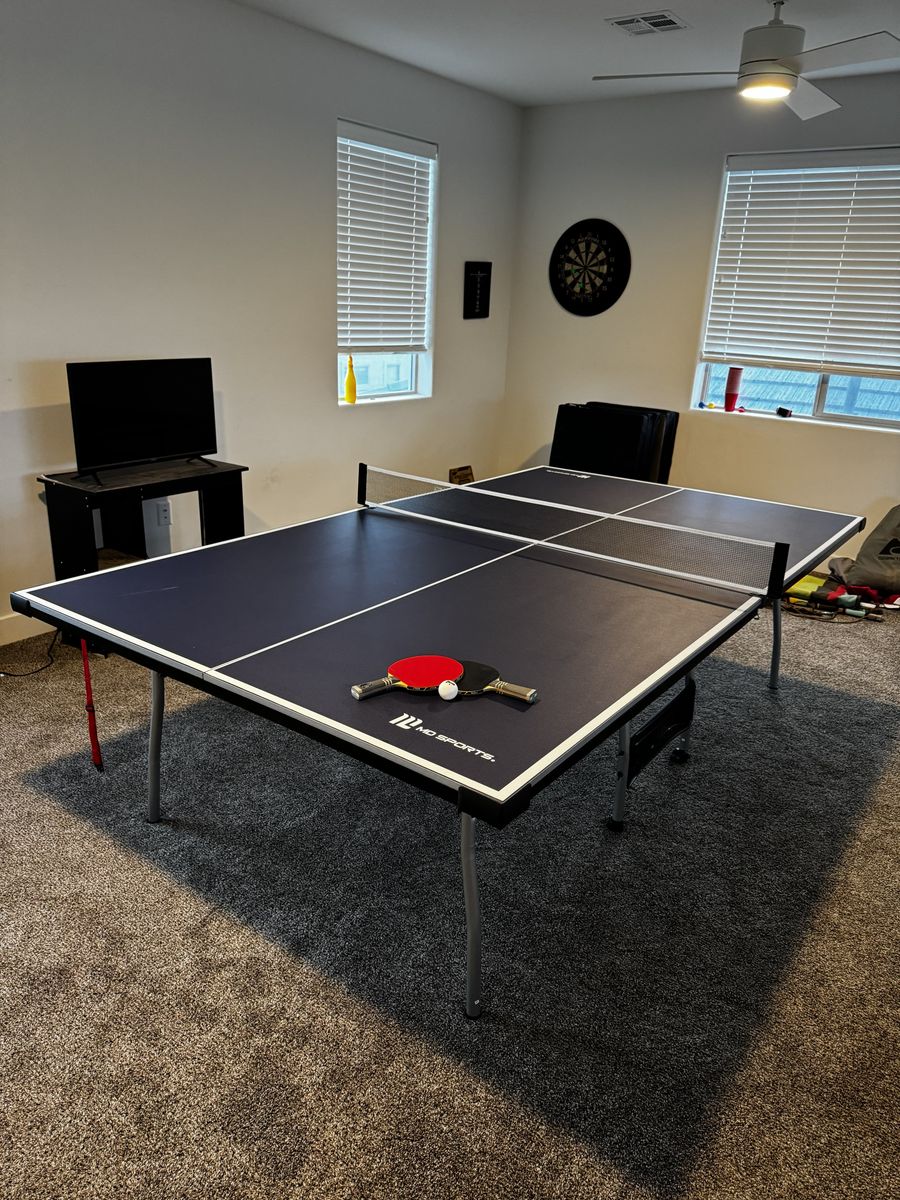 Like new PING PONG TABLE