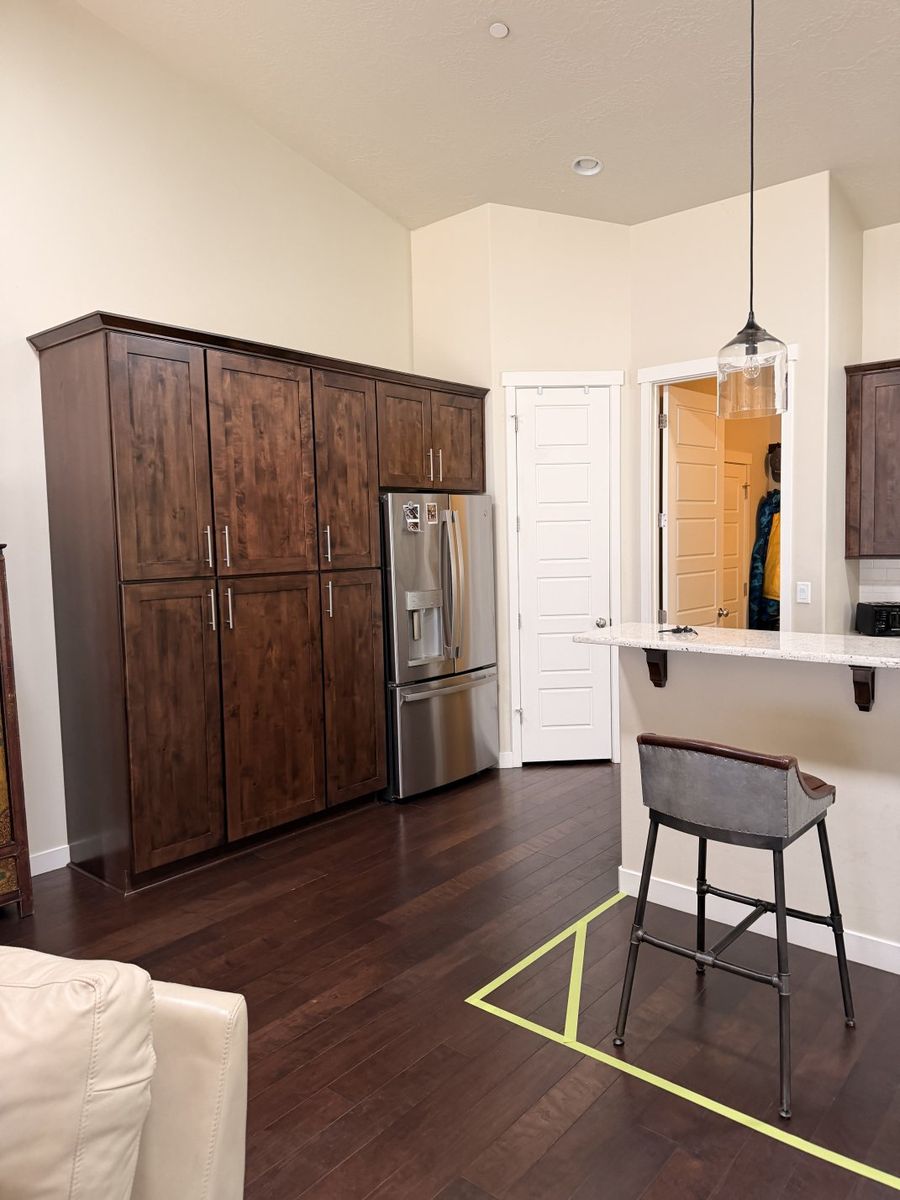 8 year old kitchen cabinets and appliances