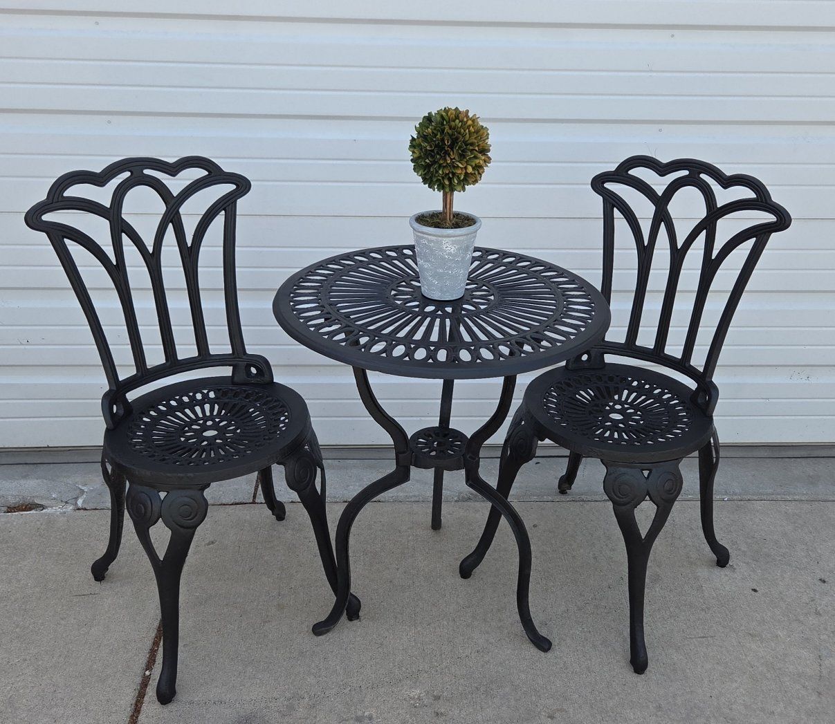 Heavy Duty 3-piece Cast Iron Outdoor Bistro Patio Set