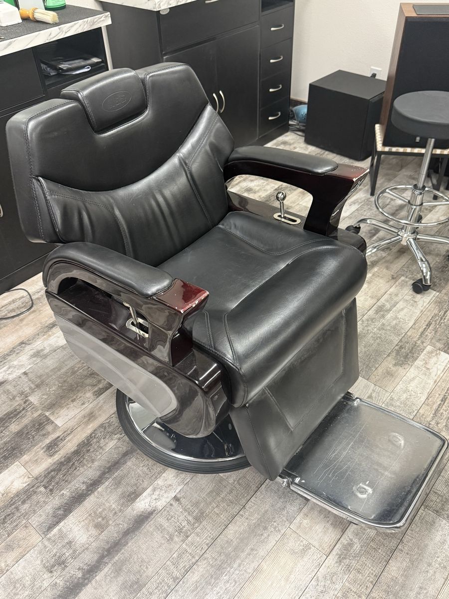 Salon/Barber Shop Furnishings