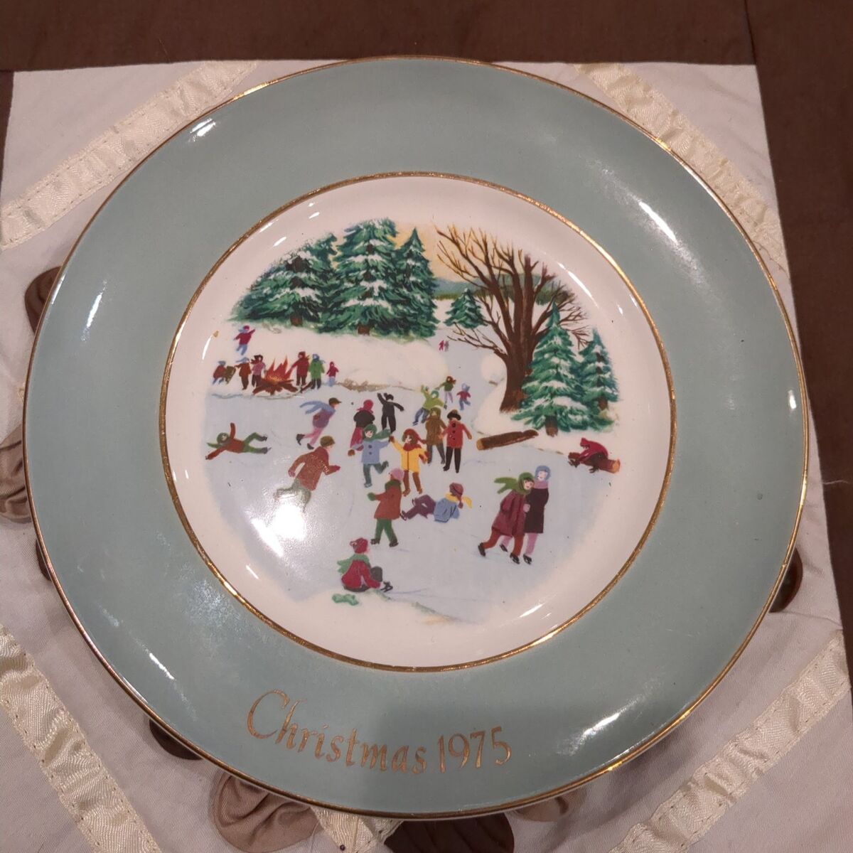 Christmas 1975 plate