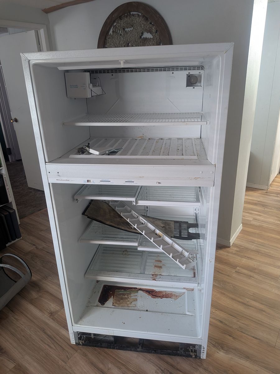 Freezer and refrigerator