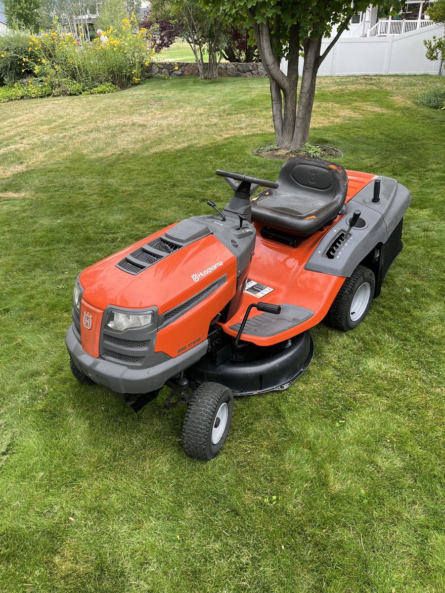 Husqvarna Riding Lawn Mower with bagger