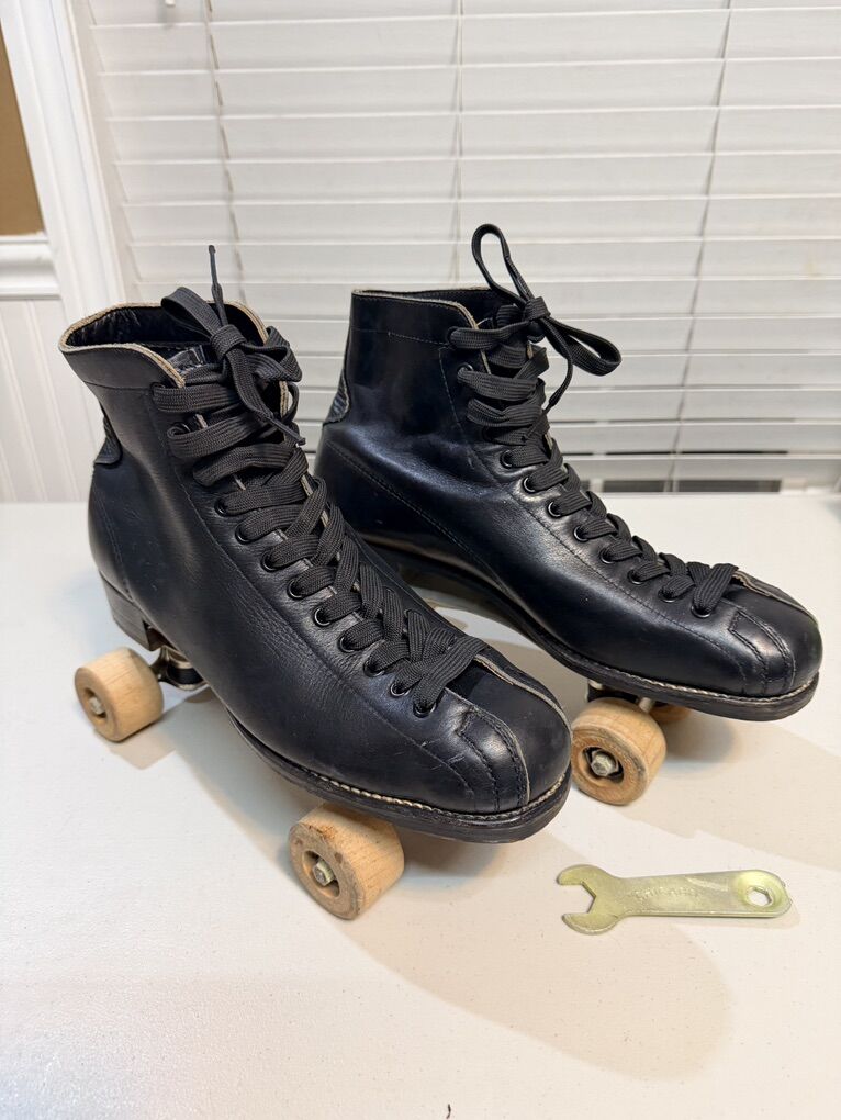 Chicago Roller Skates With Wooden Wheels
