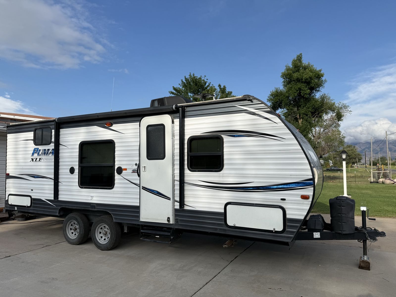 Palomino Puma XLE Travel Trailer Bumper Pull 