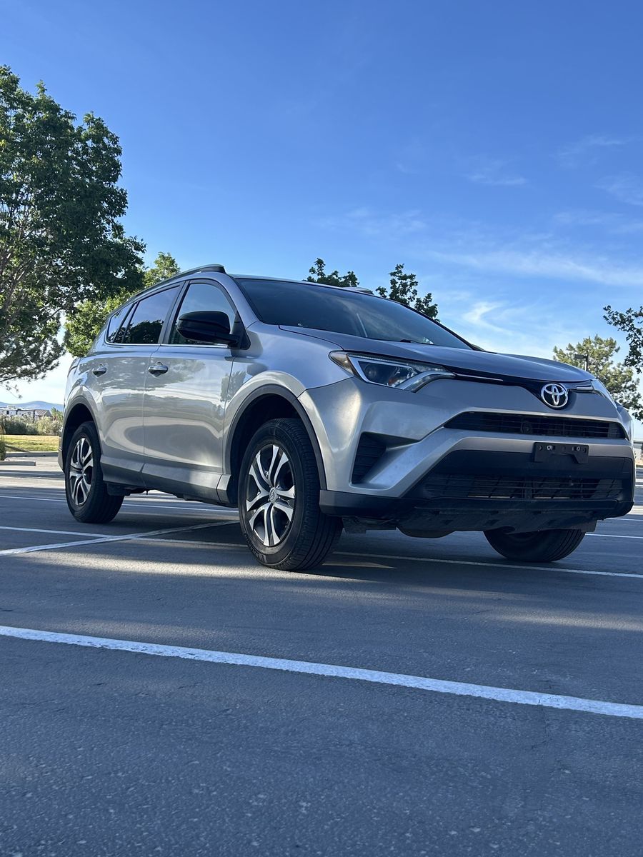 2016 Toyota RAV4 LE