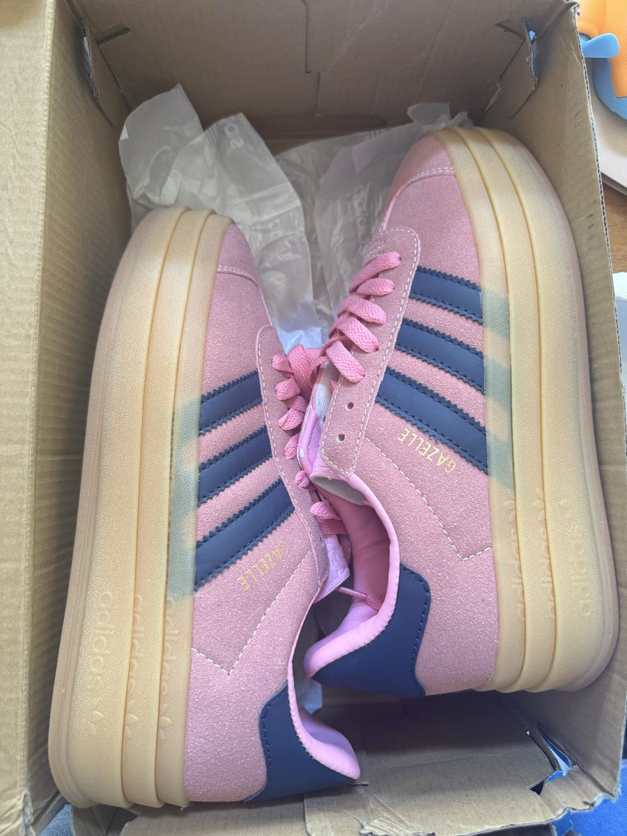 BRAND NEW SIZE 7.5 ADIDAS GAZELLE