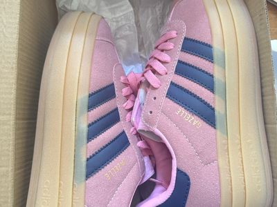 BRAND NEW SIZE 7.5 ADIDAS GAZELLE