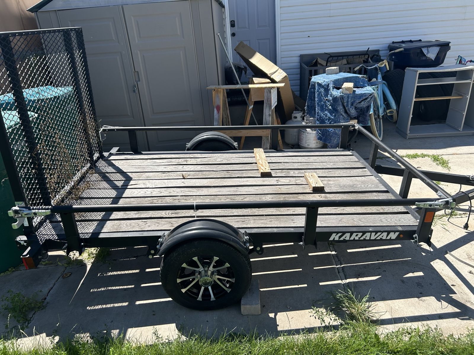 Karavan Utility Trailer - Flatbed with Mesh Ramp, Wood Deck, 2000lb Capacity