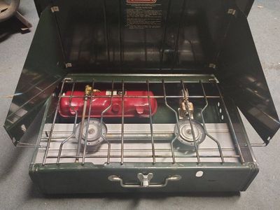 Coleman 2 burner stove