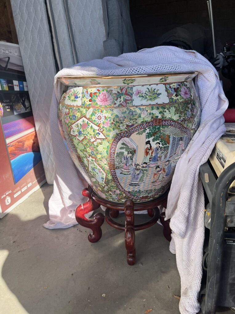 Asian Vase With Stand