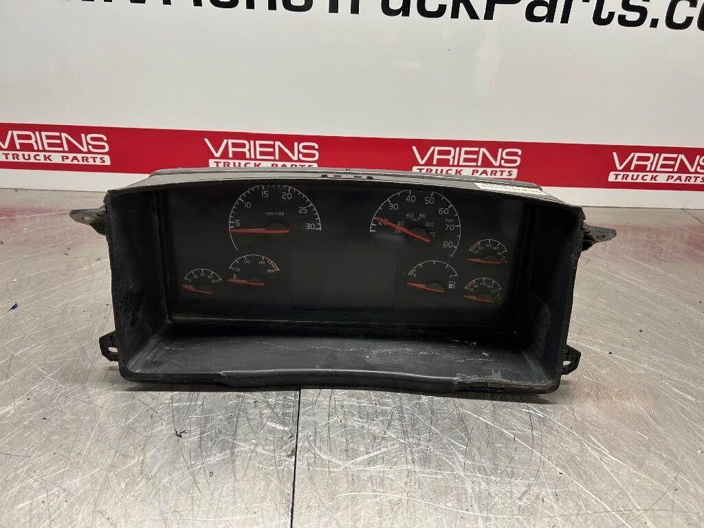 Volvo VNL Instrument Panel Cluster