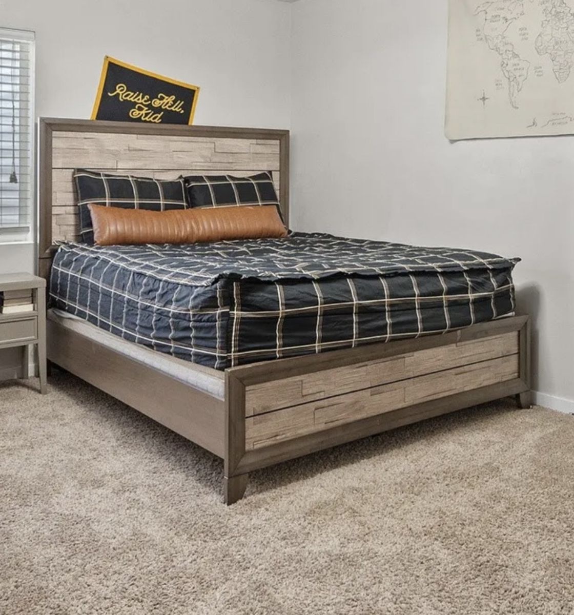 Rustic Farmhouse Style Queen Size Bed Frame with Wood Panel Headboard and Footboard
