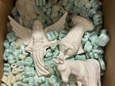 Beautiful White Nativity Scene Excellent Condition