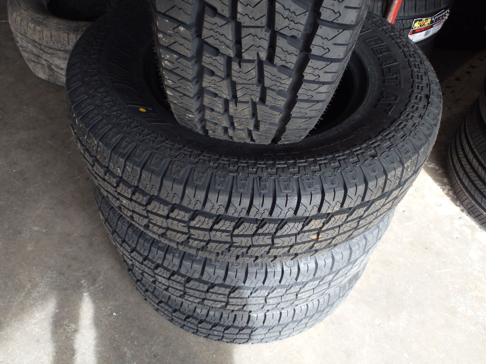 215/75R15 LEXANI TERRAIN BEAST ALL TERRAIN SET OF USED TIRES