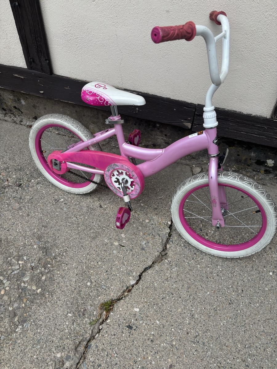 Huffy bike in grate shape 20.00 cash only