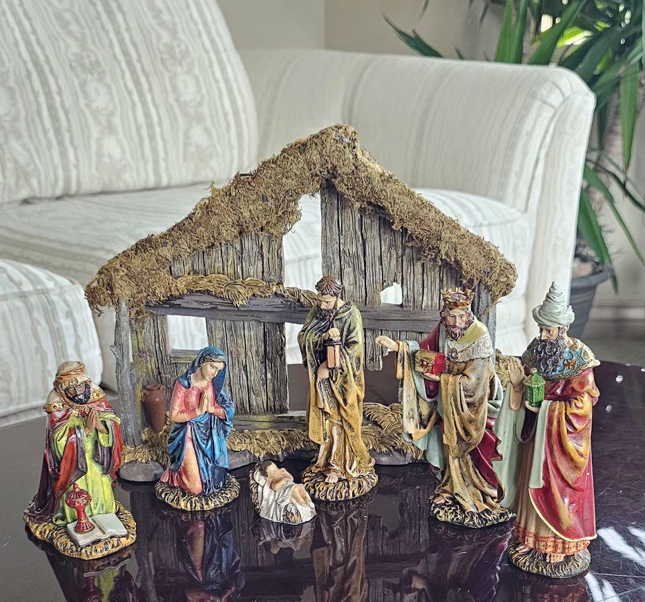 Kurt S. Adler 6" Resin Nativity Set 7 Piece with Creche