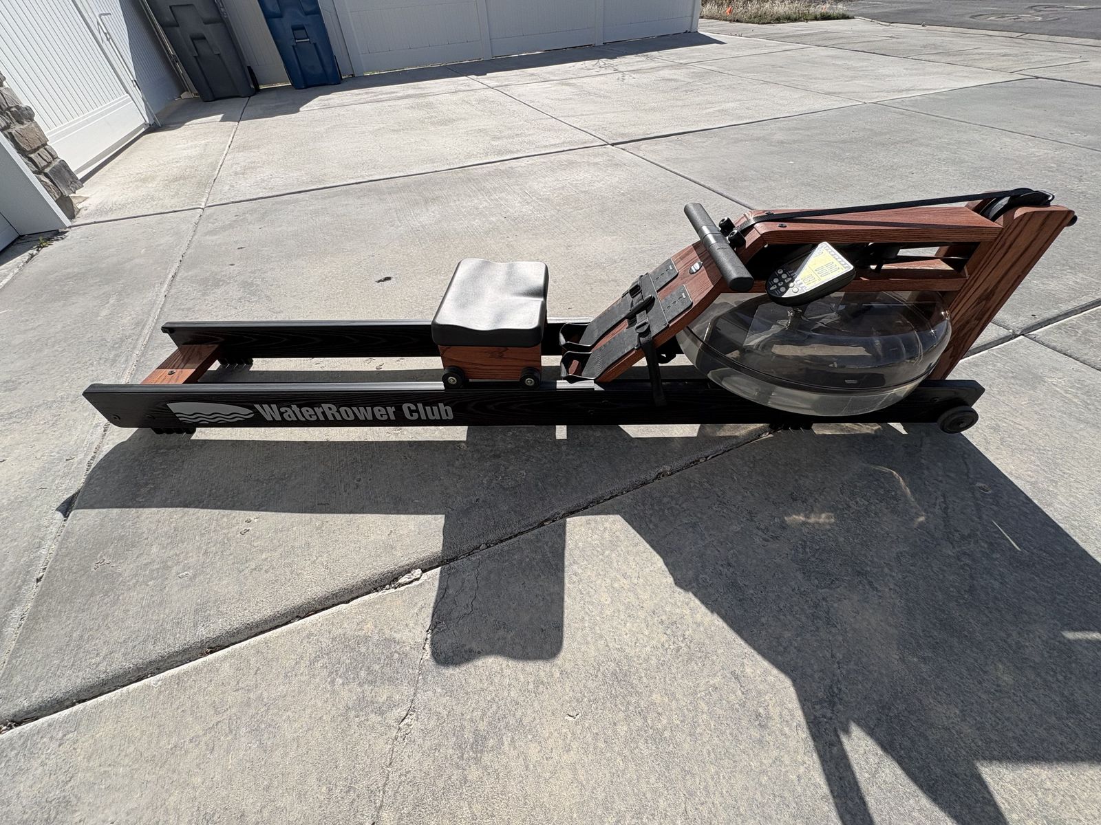 ‍️ WaterRower Original Walnut Rowing Machine – Premium Wood | Smooth, Quiet Ride