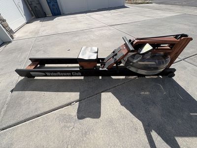 ️ WaterRower Original Walnut Rowing Machine – Premium Wood | Smooth, Quiet Ride