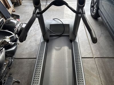 Life fitness commercial treadmill
